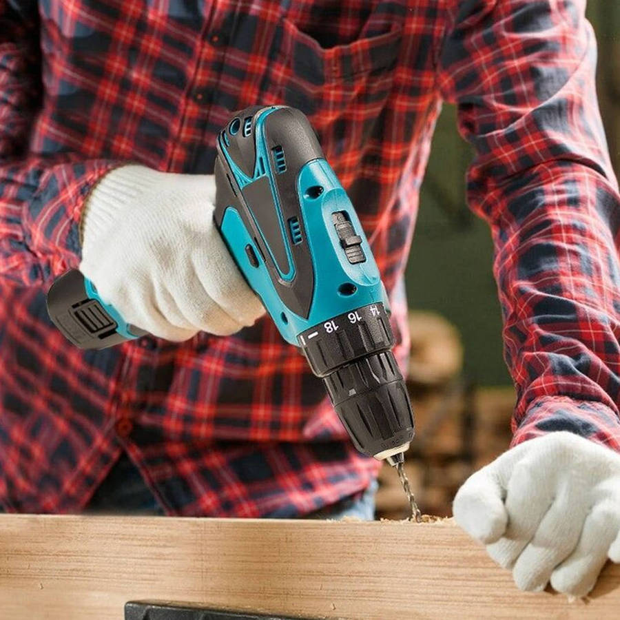 29-piece 18V rechargeable cordless lithium-ion drill set