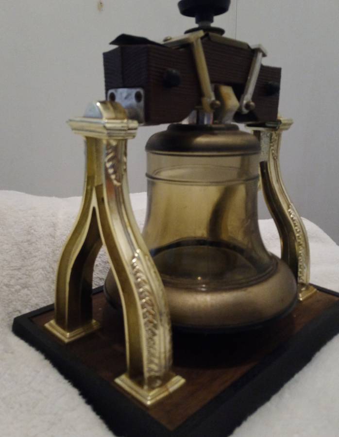 Vintage Collectable Liberty Bell Whisky Musical Decanter. Working
