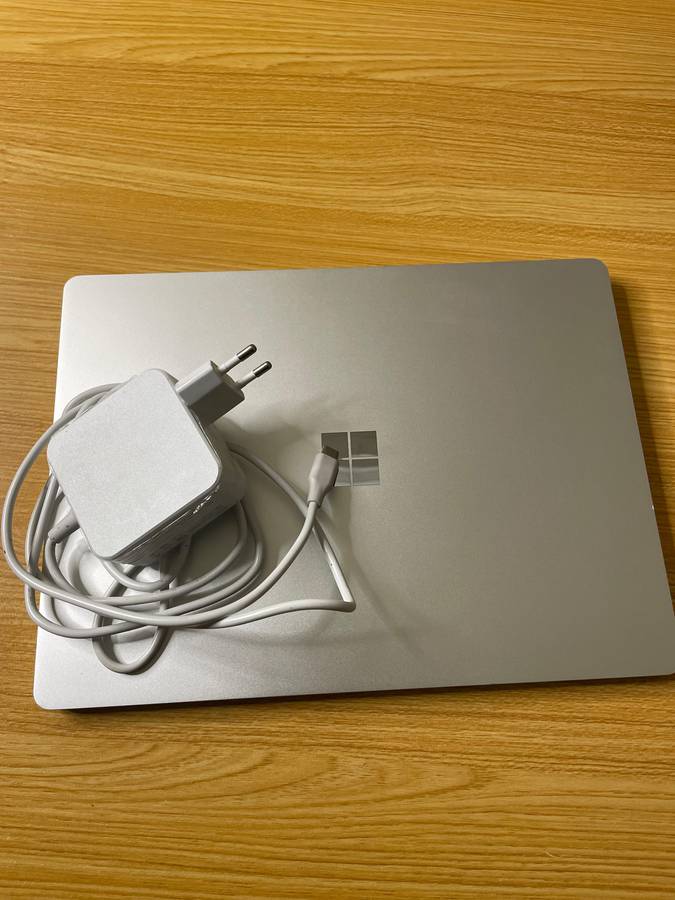 Microsoft Surface Laptop Go - i5 - 1035G1 CPU - 8 GB - RAM - 256 GB SSD