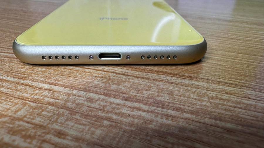 Apple - iPhone XR - 128 GB - Yellow