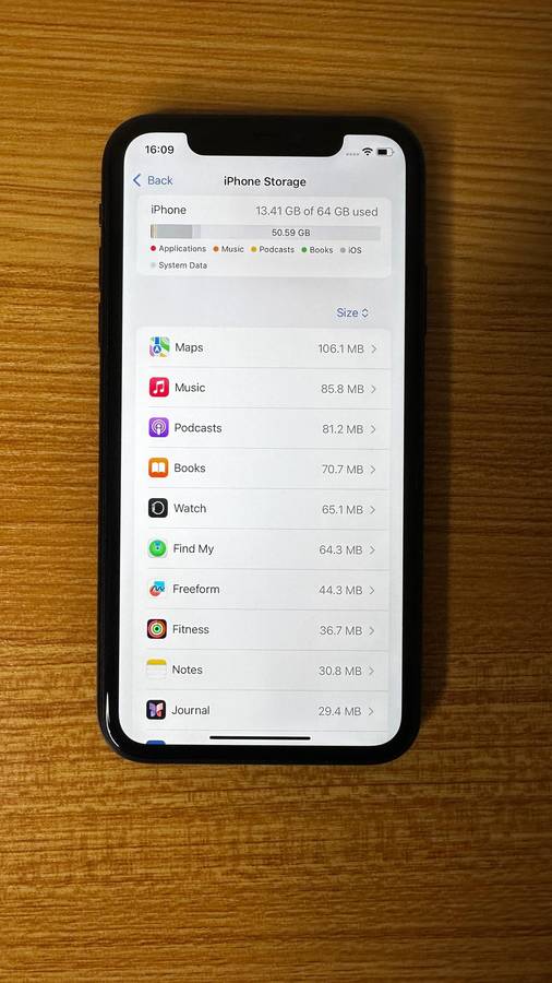 Apple iPhone 11 - 64 GB - Black