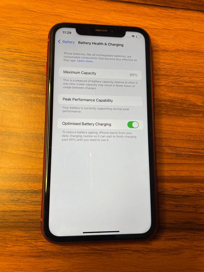 Apple iPhone XR - Red - 64 GB