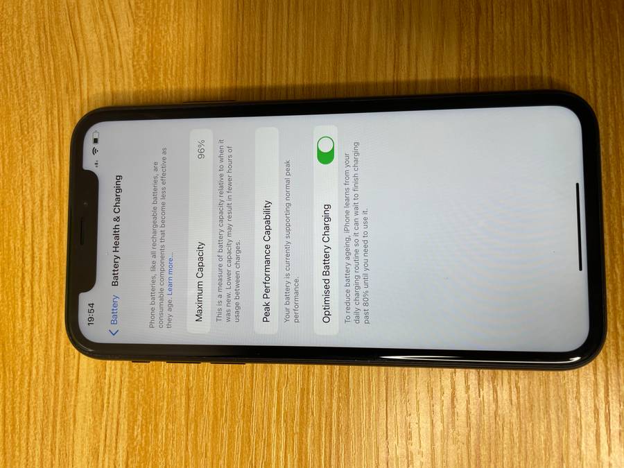 Apple iPhone XR - 64 GB - Black