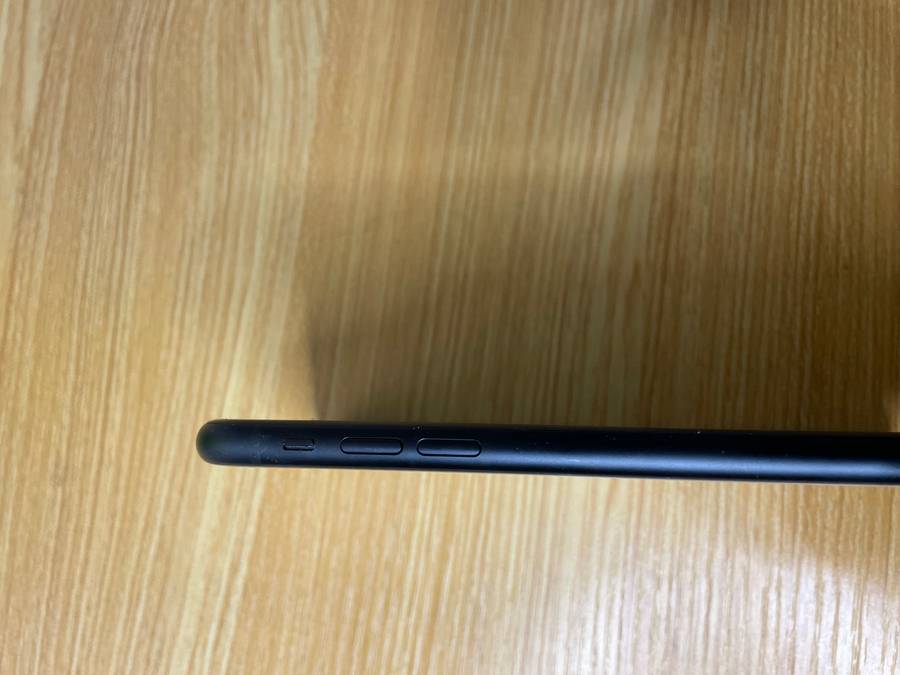 Apple iPhone XR - 64 GB - Black