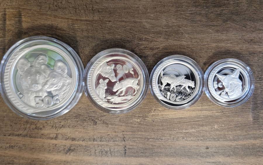 2005 Wildlife Proof Set - The African Wild Dog (Silver)