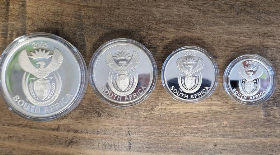 2005 Wildlife Proof Set - The African Wild Dog (Silver)