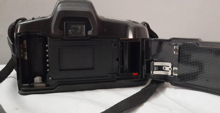 Minolta Dynax 300si 35mm SLR Film Camera