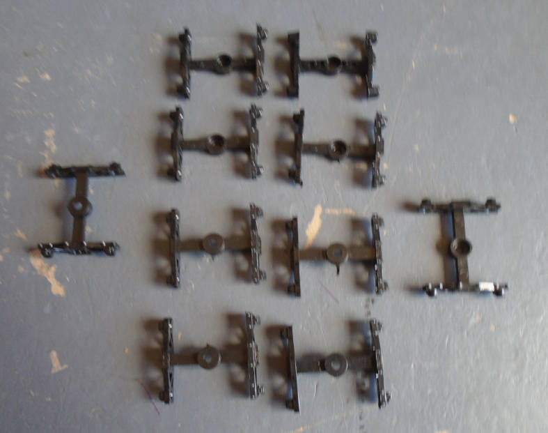 HO SCALE - 10 X US WAGON BOGIES, NEW