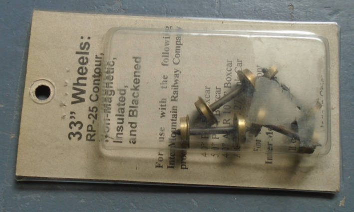 INTERMOUNTAIN HO SCALE - 33" 4 X WHEEL SETS, CARDED