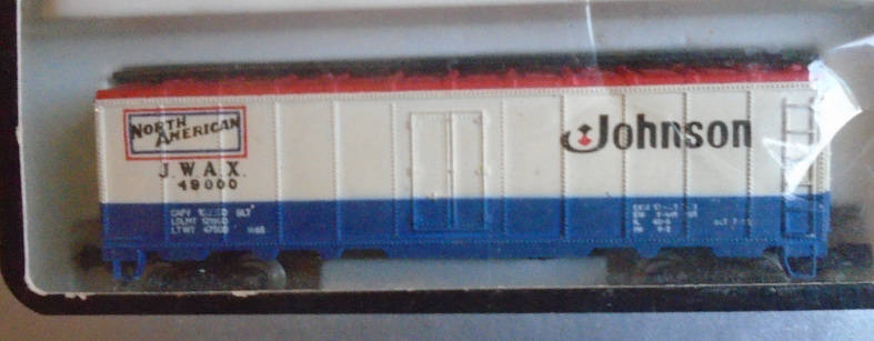 AHM N SCALE - JOHNSON FREIGHT CAR, BOXED