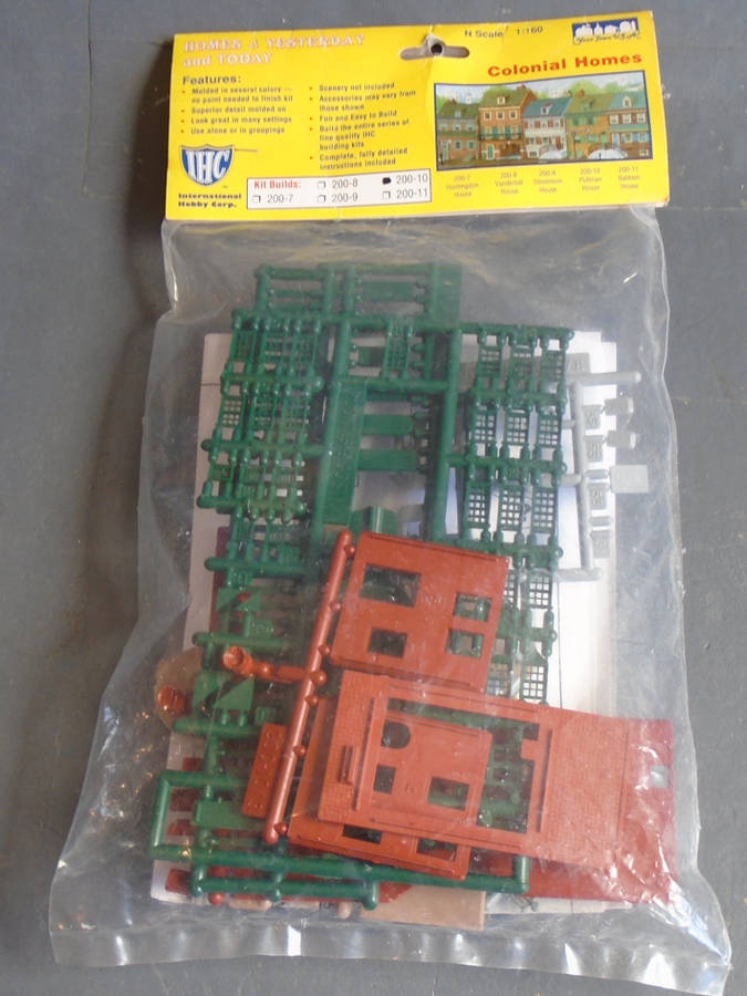 IHC N SCALE - COLONIAL HOMES, STEVENSON HOUSE,. IN PKT