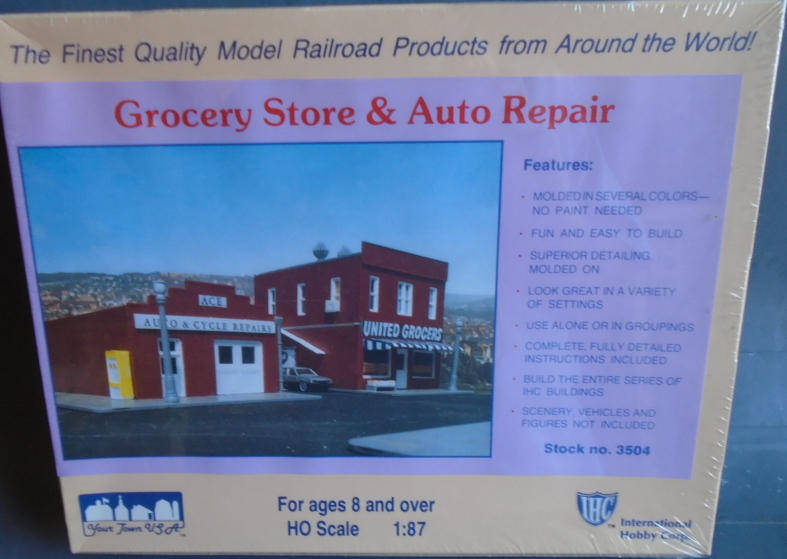 IHC HO SCALE - GROCERY STORE & AUTO REPAIR KIT, BOXED