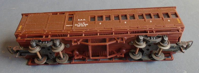 LIMA HO SCALE - SAR GUARDS VAN, SEE FOTO, RAILING REPAIRED