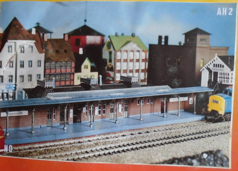 HELJAN HO SCALE - STATION KIT, BOXED
