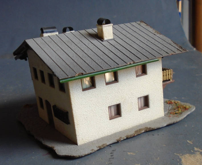 VOLLMER N SCALE - DOUBLE STORY HOUSE, FOOTPRINT 100 X 80 mm