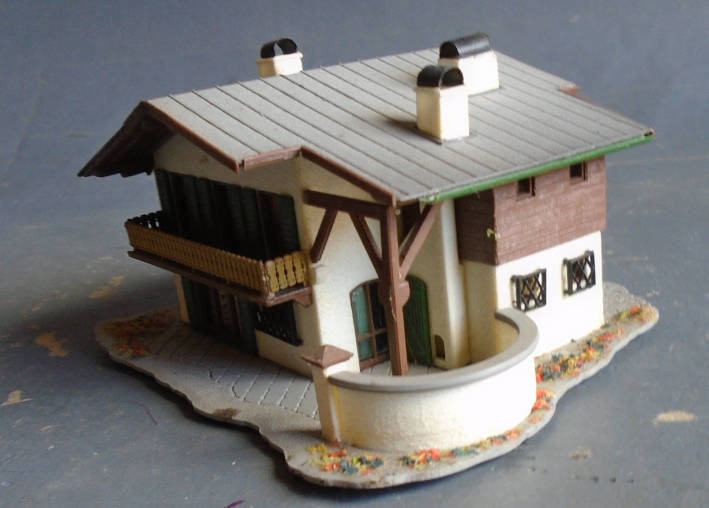 VOLLMER N SCALE - DOUBLE STORY HOUSE, FOOTPRINT 100 X 80 mm