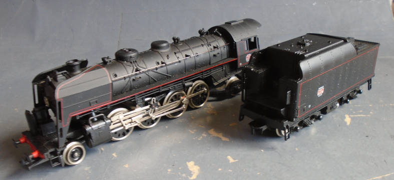 JOUEF HO SCALE - SNCF 2-8-2 STEAM LOCO & TENDER, BOXED