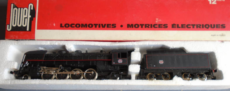 JOUEF HO SCALE - SNCF 2-8-2 STEAM LOCO & TENDER, BOXED