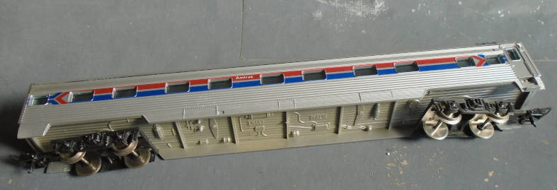 LIMA HO SCALE - AMTRAK PASSENGER COACH, BOXED