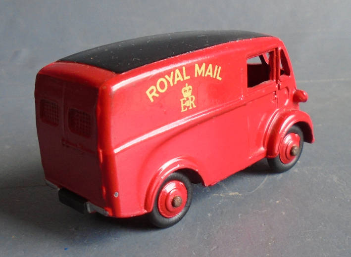 DINKY - MORRIS J ROYAL MAIL DELIVERY VAN