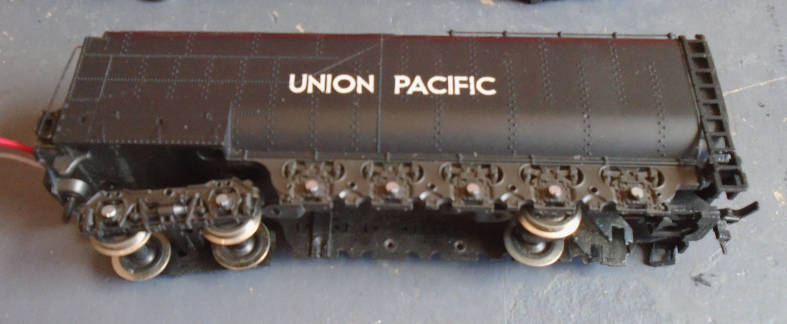 RIVAROSSI HO SCALE - UP 4-8-4 STEAM LOCO & TENDER, FOR SPARES OR REPAIRS, MOTOR RUNS, BOXED