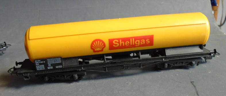 LIMA HO SCALE - SHELLGAS TANK WAGON