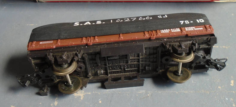 LIMA HO SCALE - SAR COVERED TARPAULIN WAGON, BOXED