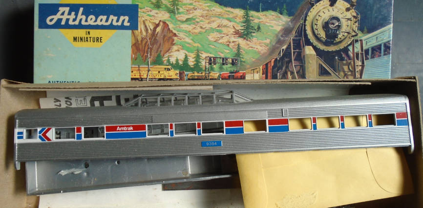 ATHEARN HO SCALE - VISTA DOME AMTRAK COACH KIT, BOXED