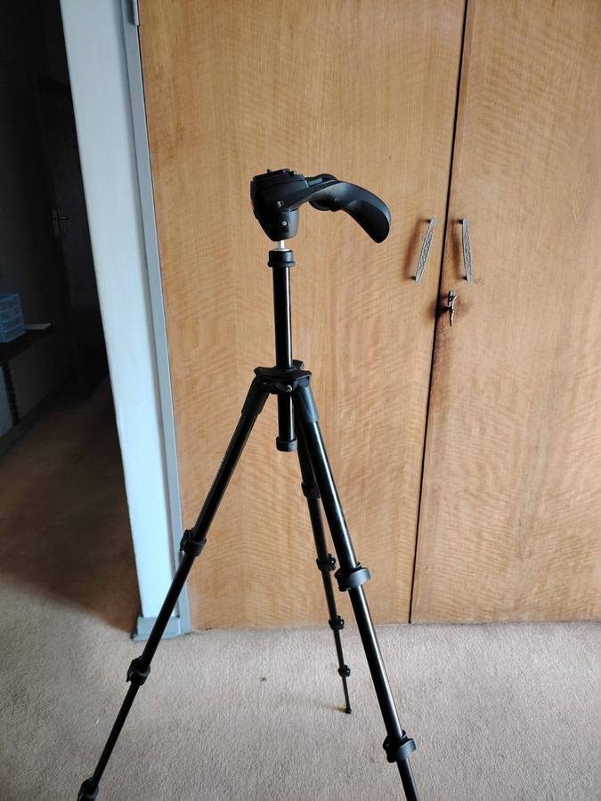 MANFROTO MKC3-H01 Tripod * PHONE HOLD INCLUDED *
