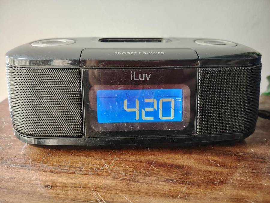 iLuv Clock radio