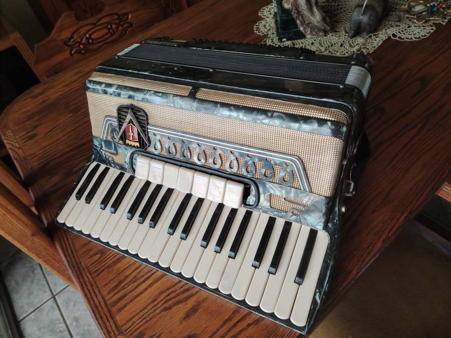 Palermo Accordion * STUNNING *