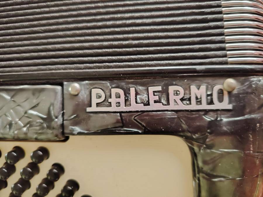 Palermo Accordion * STUNNING *