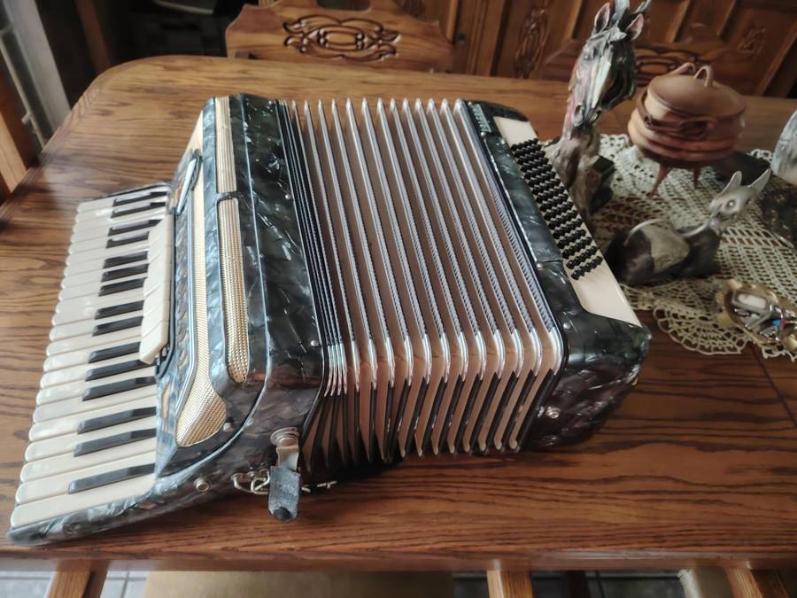 Palermo Accordion * STUNNING *