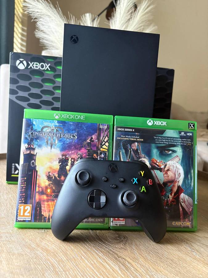 Xbox Series X 1TB + 2 Games