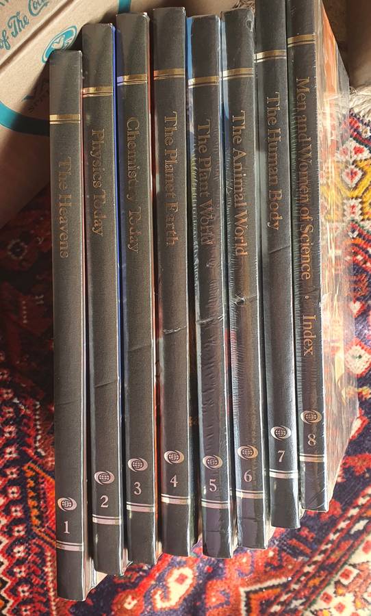 World  Books  encyclopaedia of science