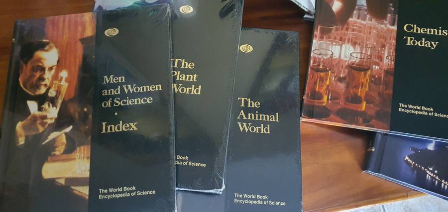 World  Books  encyclopaedia of science