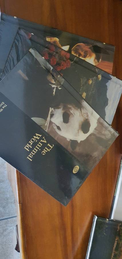 World  Books  encyclopaedia of science