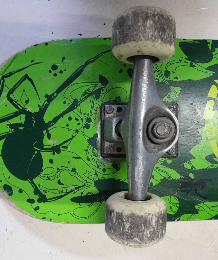 Hud New York skateboard