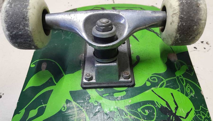 Hud New York skateboard