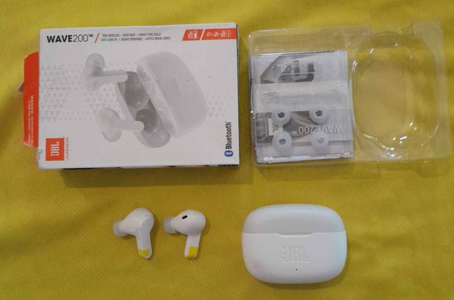 JBL Wave 200 TWS buds