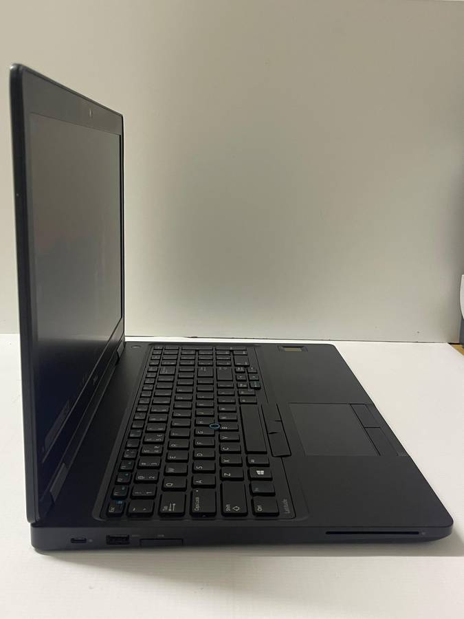 Dell Latitude 5580 Intel Core i5-7200U 2.5GHz 16GB DDR4 RAM 512GB SSD