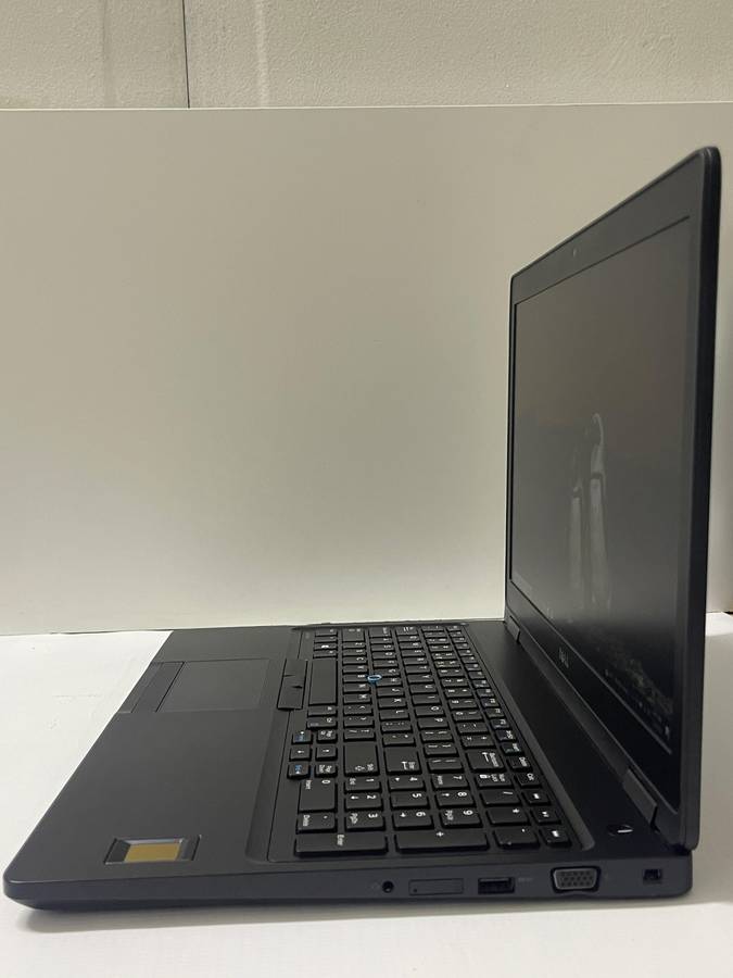 Dell Latitude 5580 Intel Core i5-7200U 2.5GHz 16GB DDR4 RAM 512GB SSD