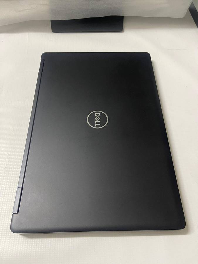 Dell Latitude 5590 - 15.6" FHD - Intel Core i5 8250U 8th Gen Quad Core - 16GB RAM - 256GB NVMe SSD