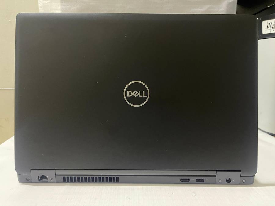 Dell Latitude 5590 - 15.6" FHD - Intel Core i5 8250U 8th Gen Quad Core - 16GB RAM - 256GB NVMe SSD