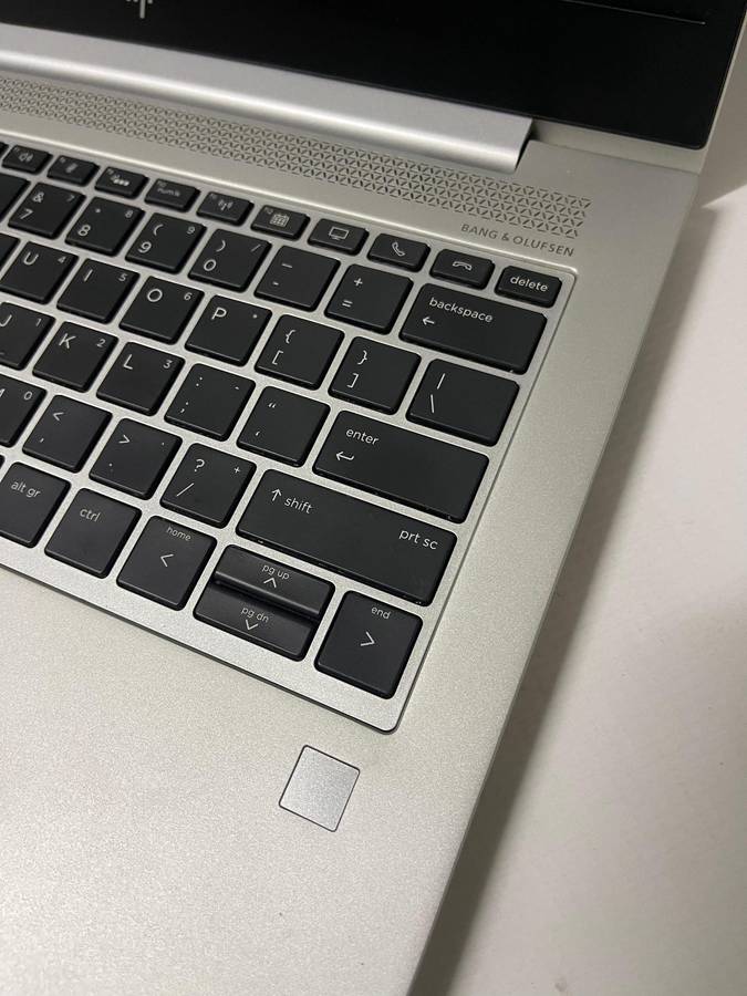 HP EliteBook 735 G5  Ryzen 7 PRO 2700U / 13.3 FHD / AMD Radeon Vega Graphics / 8GB RAM / 256GB SSD