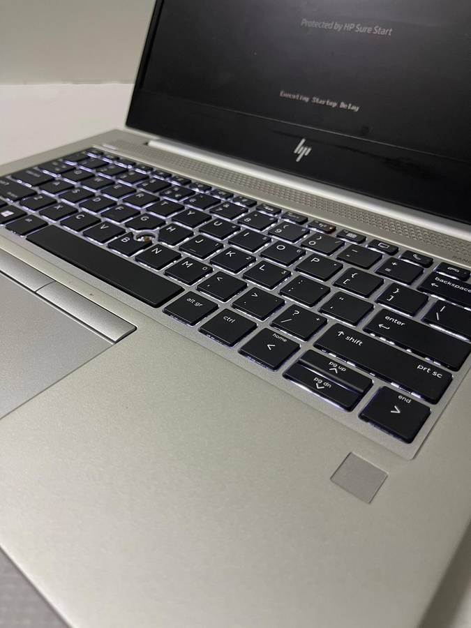 HP EliteBook 735 G5  Ryzen 7 PRO 2700U / 13.3 FHD / AMD Radeon Vega Graphics / 8GB RAM / 256GB SSD