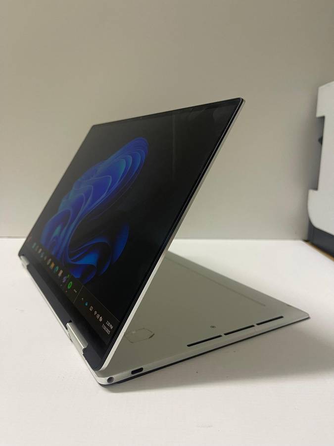 Dell XPS 13 9310 13.4-inch Touchscr 2-in-1 x360 Convertible Laptop Core i7-1165G7 16GB RAM 512GB SSD