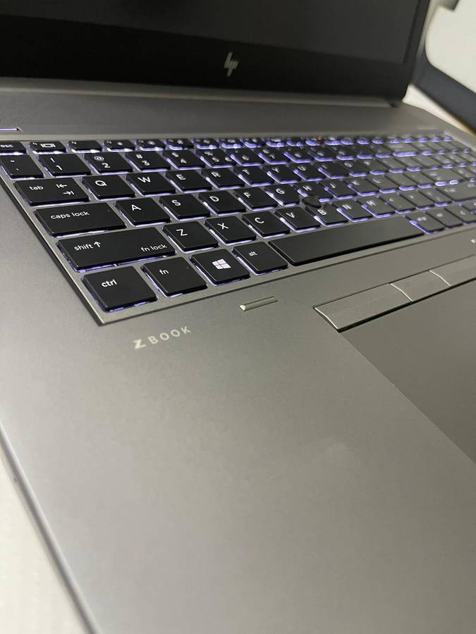 HP ZBook 17 G5 Mobile Workstation Core i7-8750H 17.3" FHD 32GB RAM 1TB SSD Quadro T1000 4GB DDR5 GPU