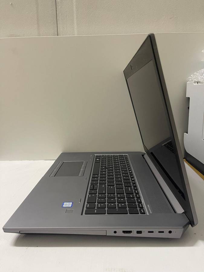 HP ZBook 17 G5 Mobile Workstation Core i7-8750H 17.3" FHD 32GB RAM 1TB SSD Quadro T1000 4GB DDR5 GPU