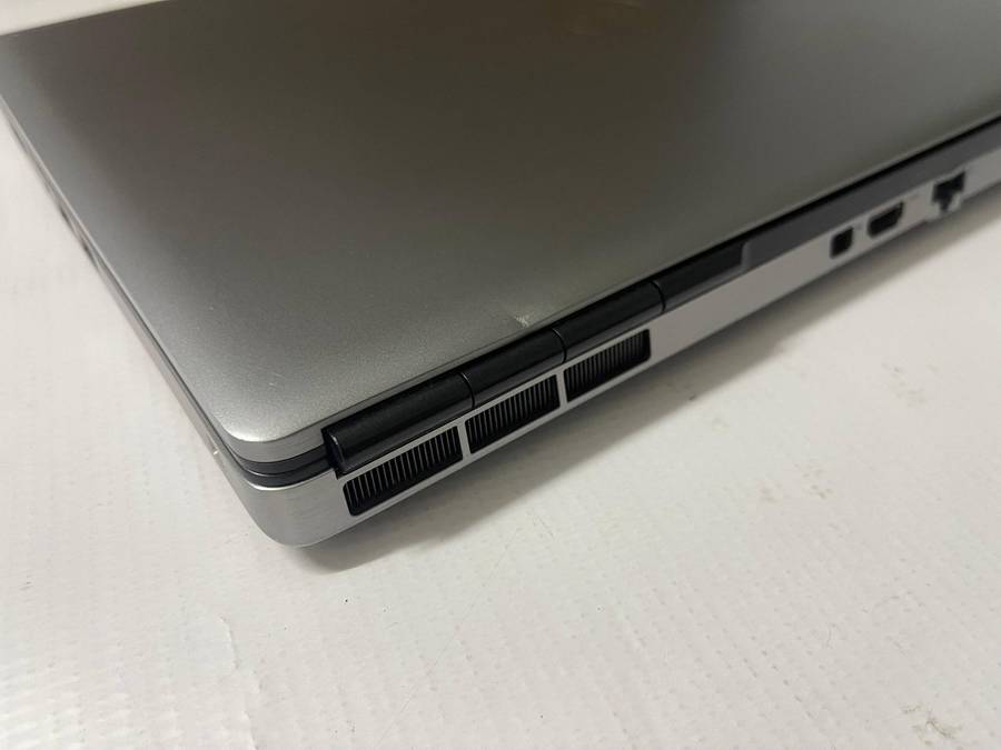 Dell Precision 15 7560 i7 11850H / 32GB/ 1TB SSD / 15.6 FHD Display / 4GB NVIDIA Dedicated Graphics